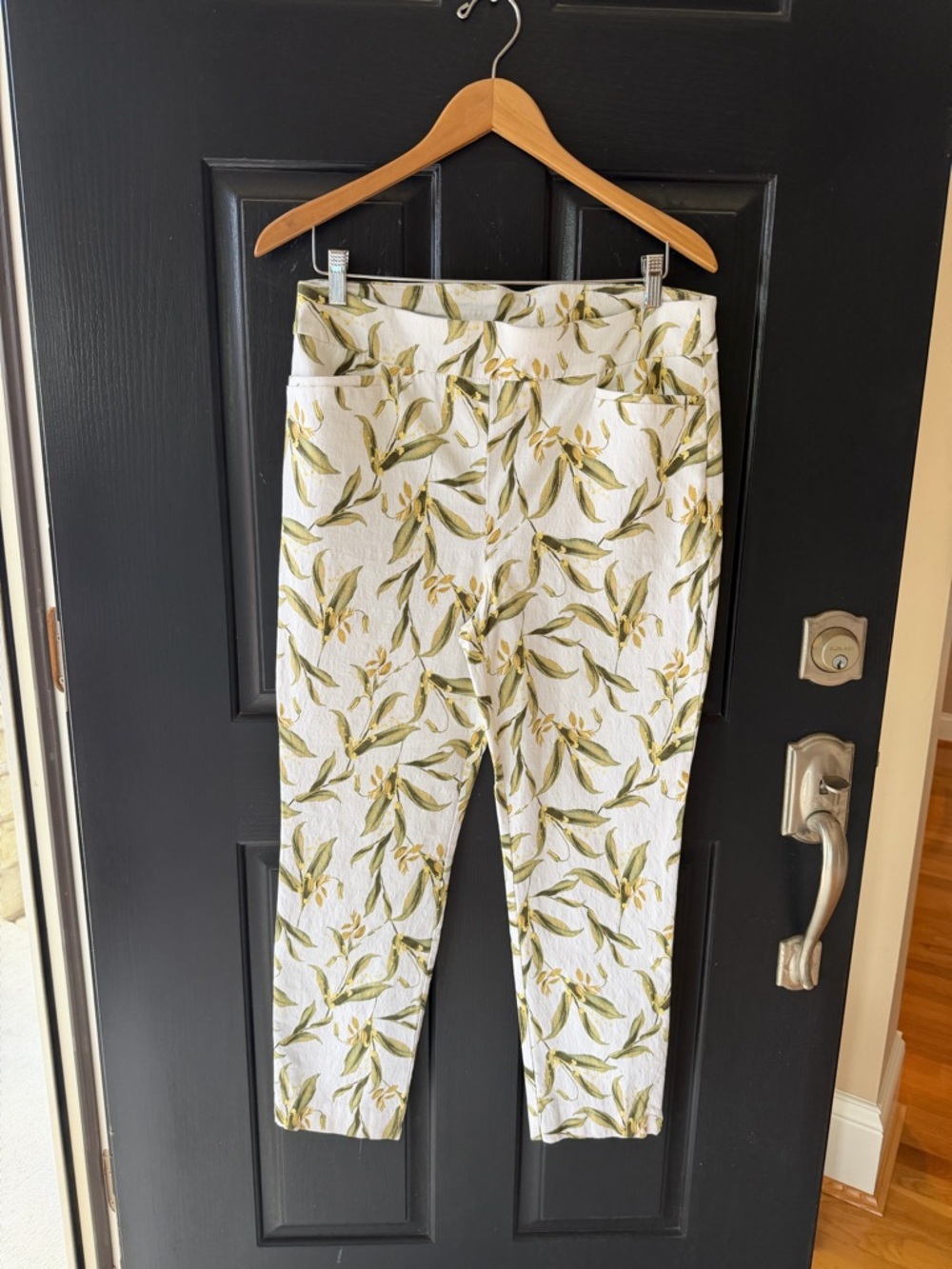 Chico’s White Floral Print Women’s Pants 2